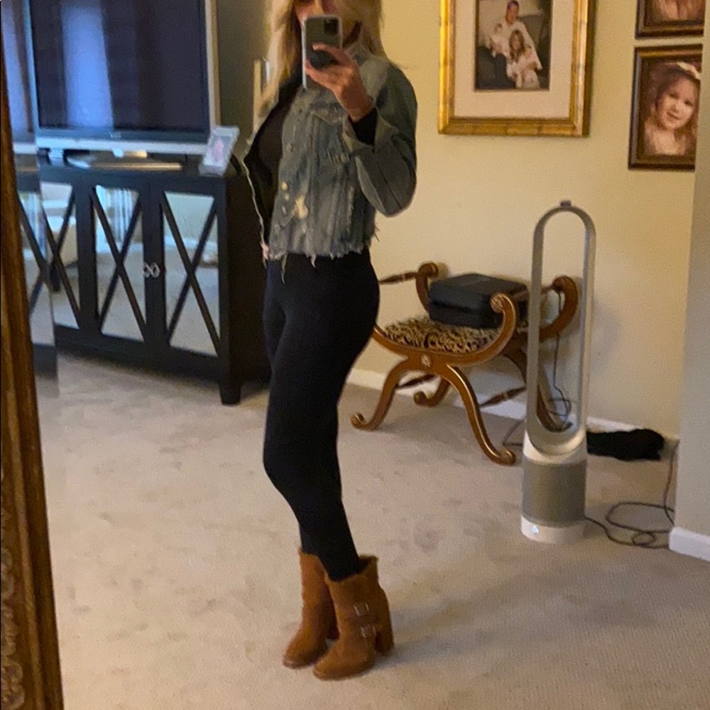 Boots - Picture 6 of 7